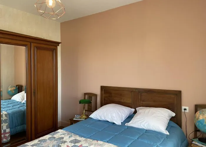 Сasa de vacaciones Champêtre Rénové Avec Wifi Et Parking à Pierrefitte-sur-loire, 2 - Fr-1-489-347