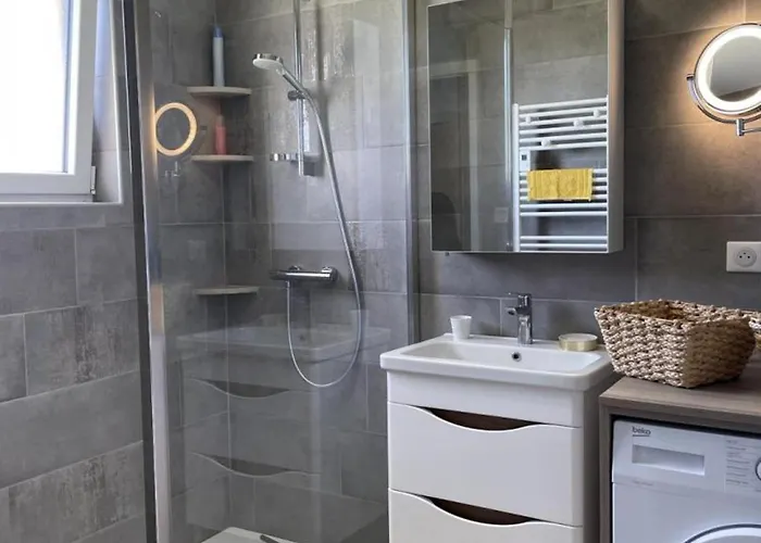 Сasa de vacaciones Champêtre Rénové Avec Wifi Et Parking à Pierrefitte-sur-loire, 2 - Fr-1-489-347